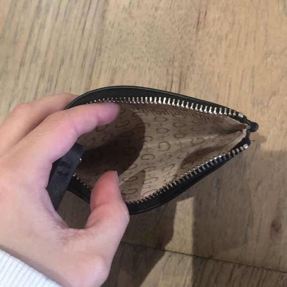 Guess card clutch - Picture 3 of 3